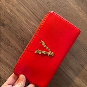 Authentic Versace Virtus Red Leather Zip Around Wallet Gold V Barocco Logo